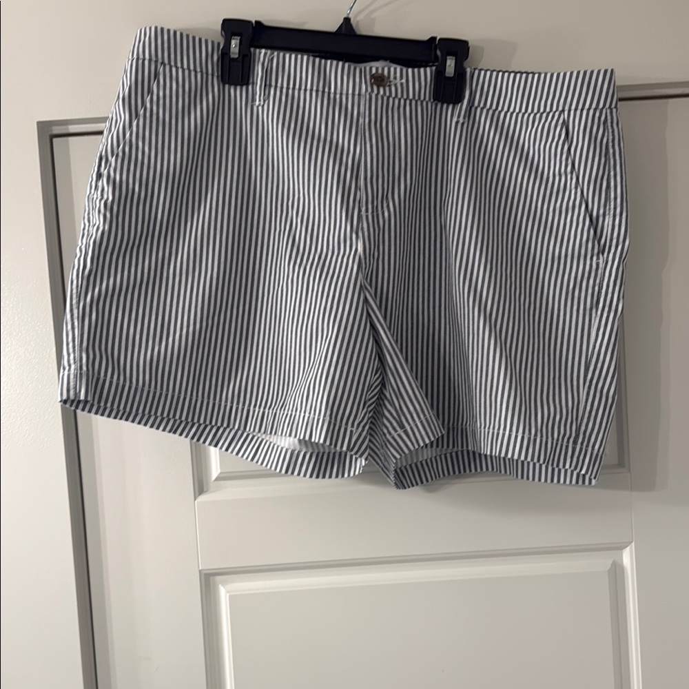 Old Navy Women's Blue and White Striped Shorts size 16